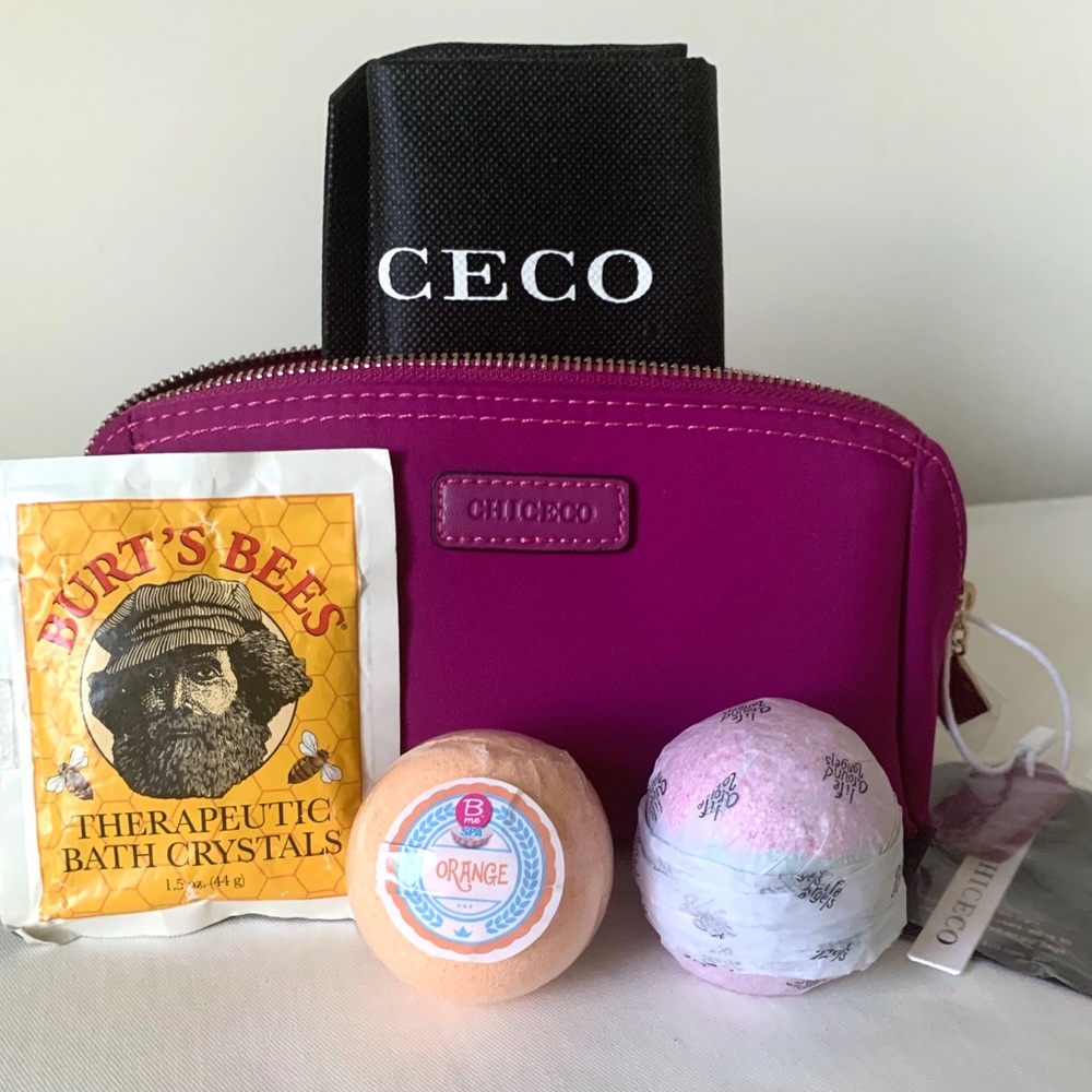 Chiceco Travel Gift Pouch w Bath Bombs
